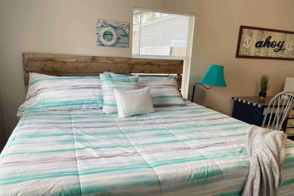 Forever Summer - Entire House! With King Bed! 克利尔沃特 外观 照片